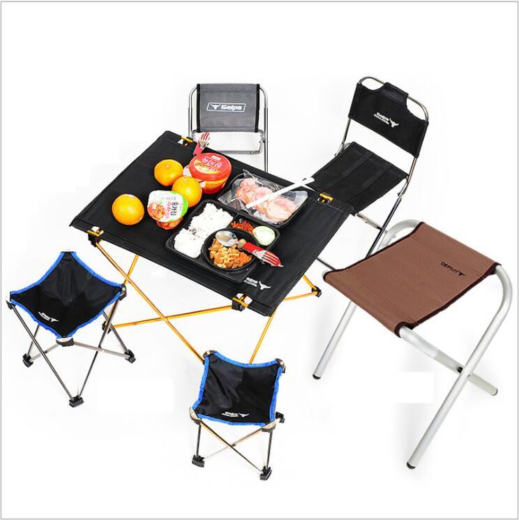 Outdoor Lightweight Folding Table